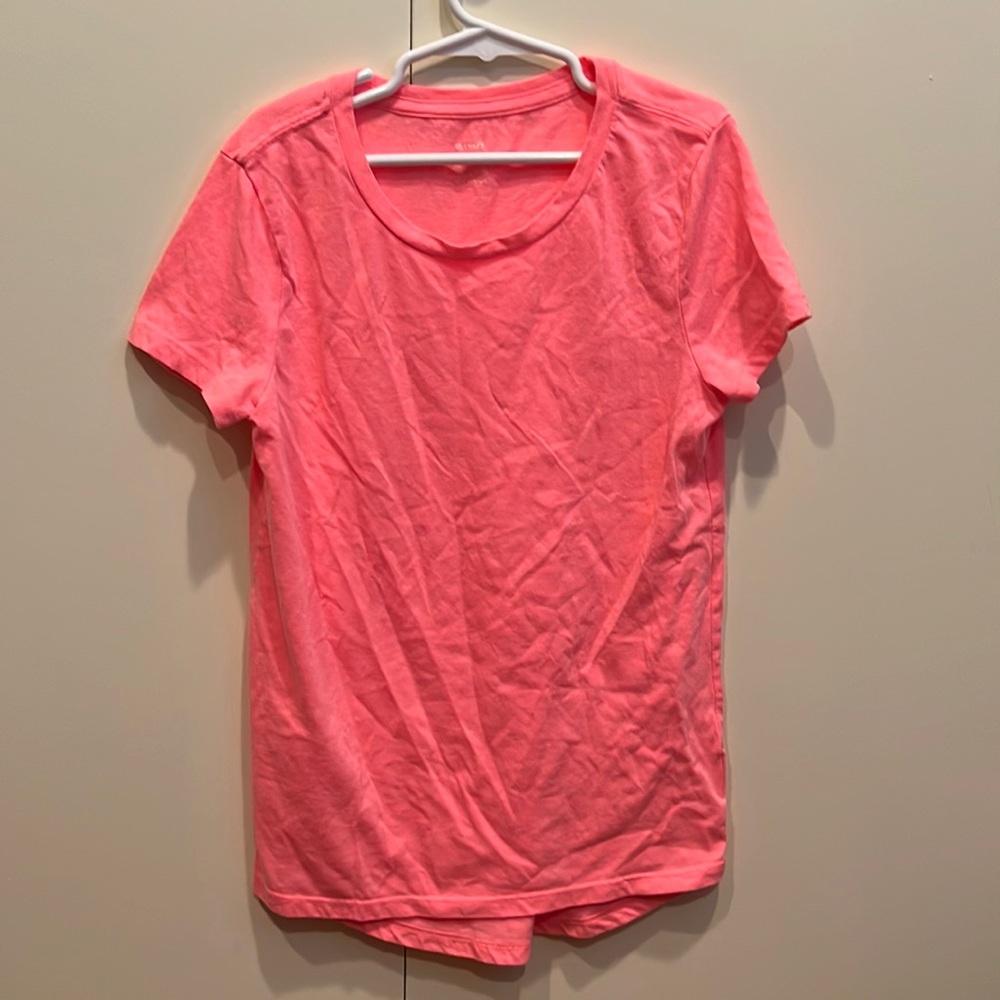 Kids plain pink short sleeve t-shirt. Size L
